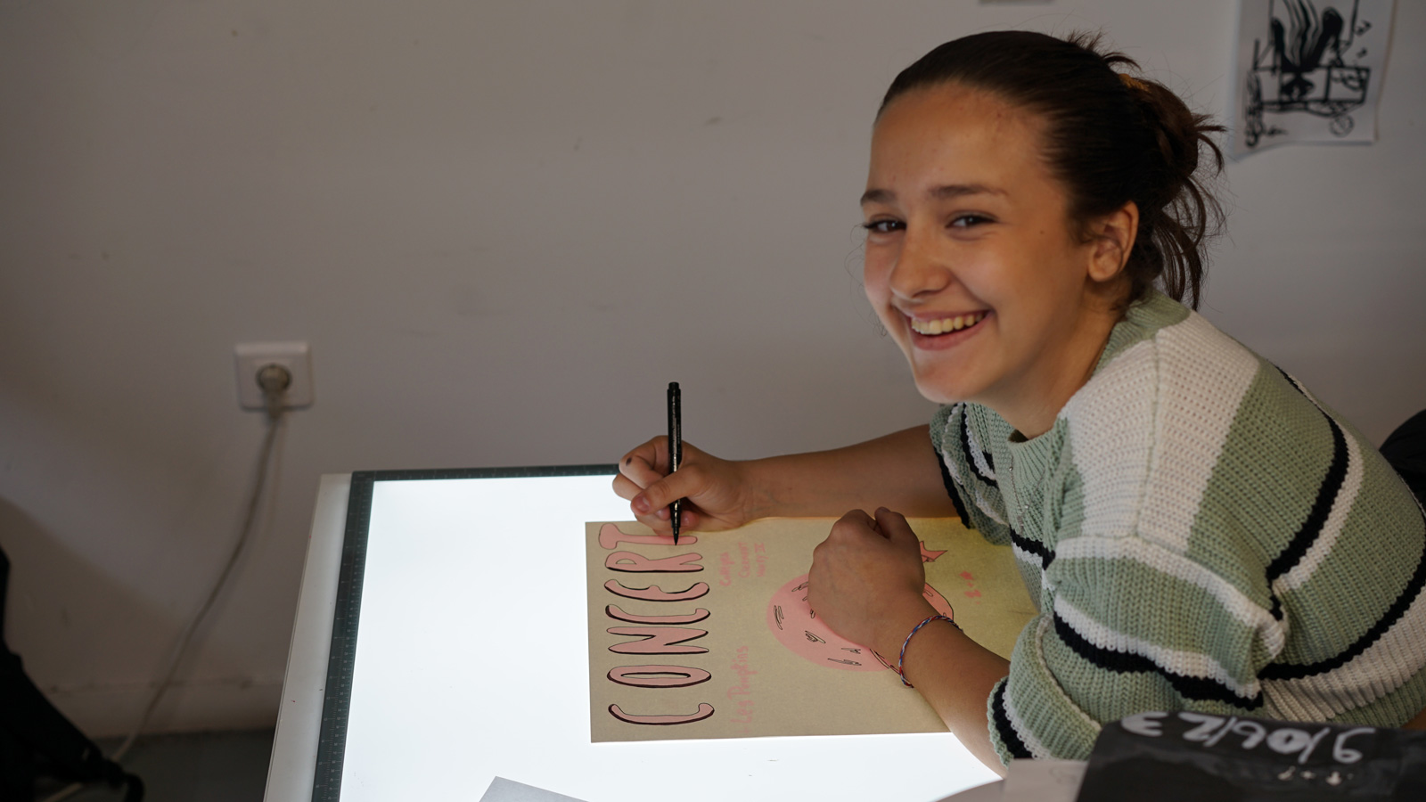 **Workshop Let there be rock !**  Ateliers de création d'affiches de concerts de Rock et initiation à l'impression en risographie avec les collèges de Clermont et le Lycée Louis Barthou à Pau.  Cet atelier a été mis en place avec Jean-Marc Saint Paul, Blandine Laborde du Collège Clermont et Corinne Guichet du Lycée Louis Barthou. Le workshop s'est déroulé sur 6 sessions de deux heures avec un total de 40 élèves.   Projet mené via le collectif 2223 avec Arthur Epineau.